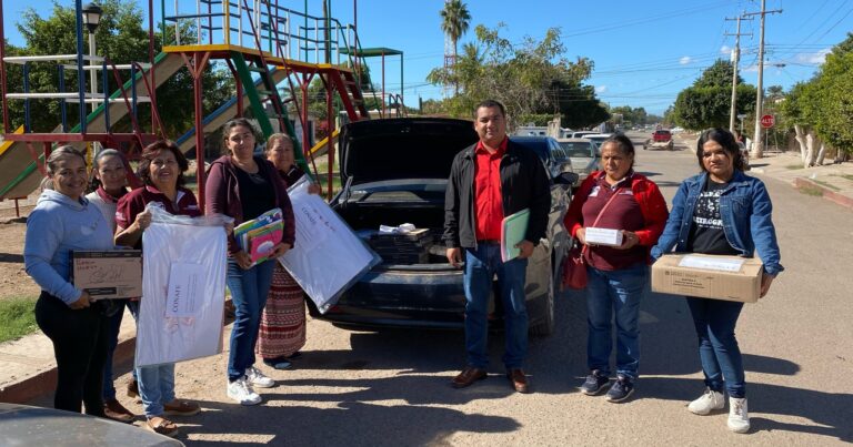 Con la finalidad de brindar instancias más limpias y de calidad a quienes más lo necesitan, el día de ayer 13 de diciembre el secretario Jhonatan Plumeda Encinas hizo entrega de material didáctico y de limpieza a las maestras de #CONAFE